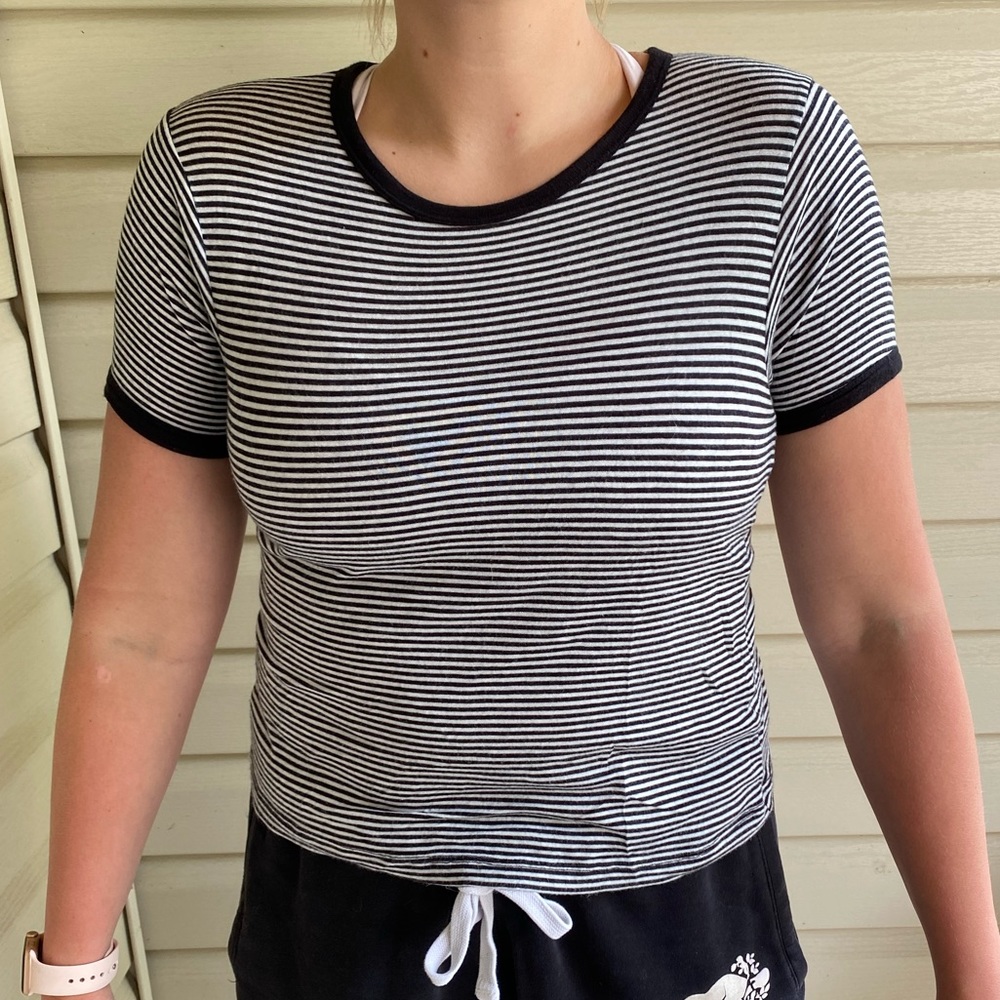 BRANDY MELVILLE - Black and White Stripped T-shirt - Picture 1 of 2